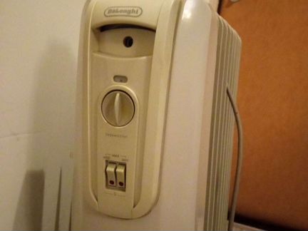 Масляный обогреватель Delonghi