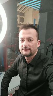 Парихмахер мужской барбер стилист