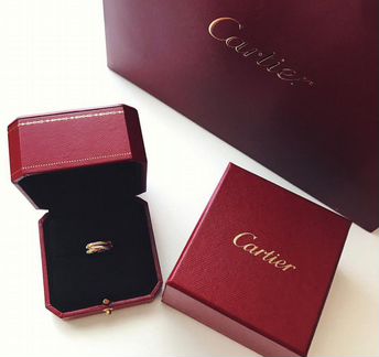Золотое кольцо Cartier trinity