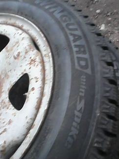 Шины 195/65R15 Roadstoune WinGuard win Spike 2шт