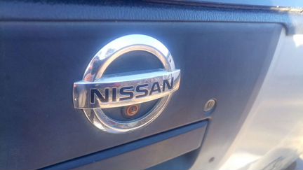 Nissan Navara 2.5 AT, 2006, битый, 200 000 км