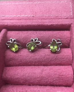 Серебряный комплект с хризолитом